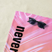 Gymnastiek Regenboog "Desondanks bleef ze bestaan" Strandlaken (In situ)