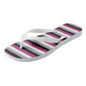 Gynefilie trots teenslippers (Schuin)