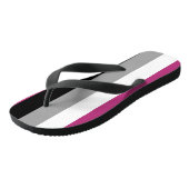 Gynefilie trots teenslippers (Schuin)