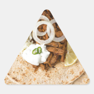 Gyros pita met tzatziki coleslaw olives en feta sticker
