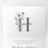 'H' Monogram Beauful Sketched Floral Wedding Drieluik Uitnodiging (Binnenzijde eerst)
