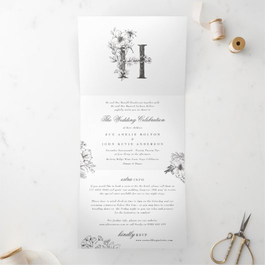 'H' Monogram Beauful Sketched Floral Wedding Drieluik Uitnodiging (Binnen)