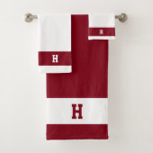 H Monogram op Crimson & White Bad Handdoek (Insitu)