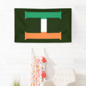 H Monogram overlay op Ierse vlag (v) bnrcnt Spandoek (Insitu)