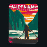 Ha Long Bay Vietnam Bootverkoper Reizen Kunst Vint Magneet<br><div class="desc">Ha Long Bay vectorart ontwerp. Hongbaai,  in het noordoosten van Vietnam,  staat bekend om zijn smaragdwater en duizenden sleepkalksteeneilanden die door regenwouden worden bedekt.</div>