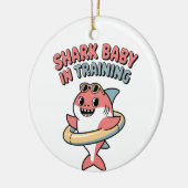 Haai Baby in Opleiding | Kinderen Keramisch Ornament (Links)