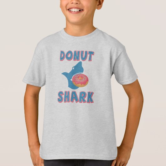 Haai die een donut eet t-shirt (Voorkant)