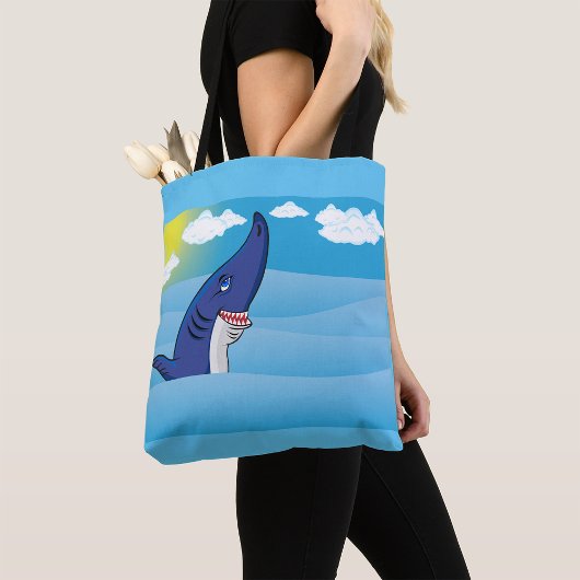 haai in de oceaan tote bag