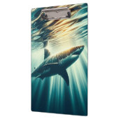 Haai in het diepblauwe zee & zonlicht klembord (Links)