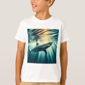 Haai in het diepblauwe zee & zonlicht t-shirt (Voorkant)