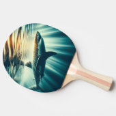 Haai in het diepblauwe zee & zonlicht tafeltennisbatje (Zijkant)