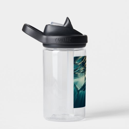 Haai in het diepblauwe zee & zonlicht waterfles (Rechts)