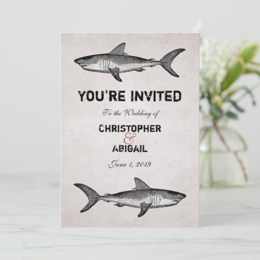 haai paar bestemming strand bruiloft kaart (Staand voorkant)