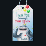 Haai Thema Fantastische Kinderen Verjaardag Bedank Cadeaulabel<br><div class="desc">Blozende haai met feesthoed en ballonnen.</div>