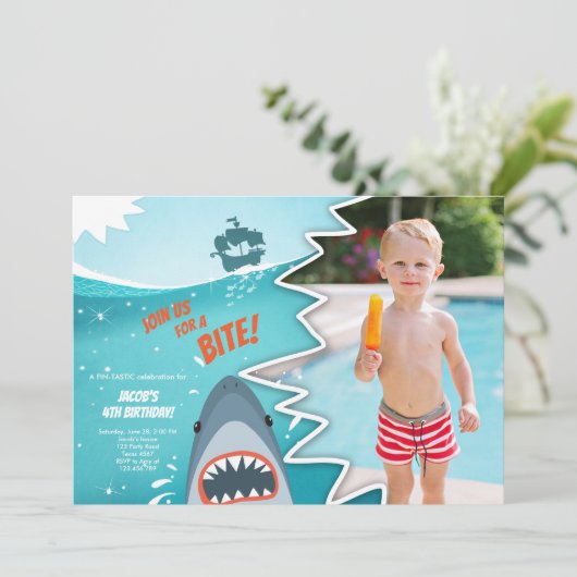 Haai Verjaardag Zwembad party boy Haai Bijt Aas Zw Kaart (Staand voorkant)