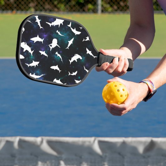 Haai vis witte schaduw op donkere galaxy Space Pickleball Paddle (Insitu)