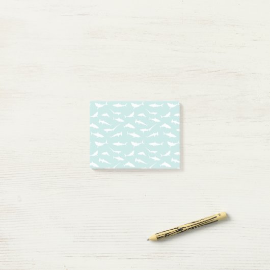 Haaien die Blauw zwemmen en Witte Nieuwheid Post-it® Notes (Op bureau)