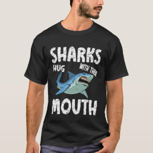Haaien knuffelen met hun mond grote witte haai t-shirt