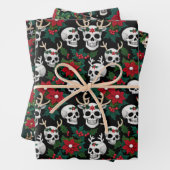 Haak kerstschedels met poinsettia's inpakpapier vel (In situ)