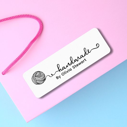 Haaksticker met garen en aangepaste naam etiket