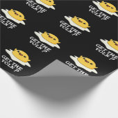 Haal de Yolk Funny Egg Joke Pun Dark BG Cadeaupapier (Hoek)