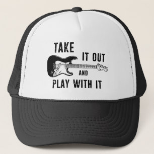 Haal het eruit en speel met de gitaar trucker pet