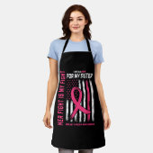 Haar gevecht is mijn gevecht dat ik roze zuster bo schort (Gedragen)