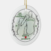 Haar hoofd op zijn schouder - Eerste kerst verloof Keramisch Ornament (Rechts)