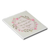 Haar kinderen staan op en noemen haar ontdaan notitieblok (Schuin)