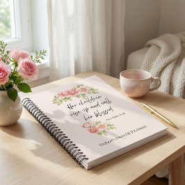 Haar kinderen staan op en prijzen haar gelukkig notitieboek