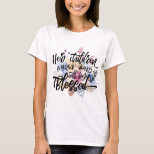 Haar kinderen zijn opgewonden en noemen haar ontze t-shirt