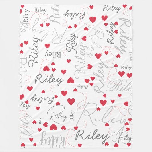 Haar Naam Initiaal en Rode Harten allover Wit Fleece Deken (Voorkant)