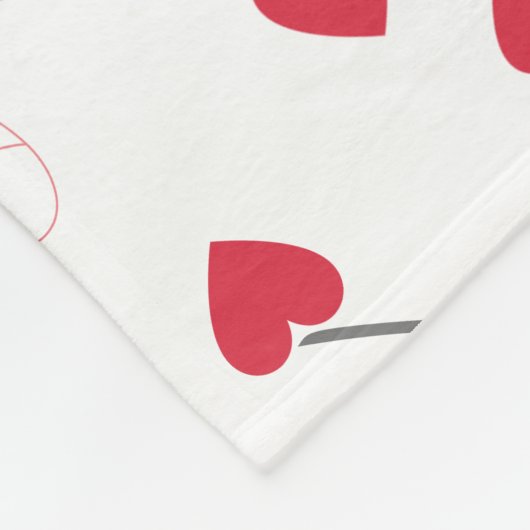 Haar Naam Initiaal en Rode Harten allover Wit Fleece Deken (Hoek)