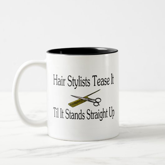 Haarstylist draai het recht omhoog tweekleurige koffiemok (Links)