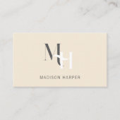 Haarstylist modern monogram initialen beige visitekaartje (Voorkant)
