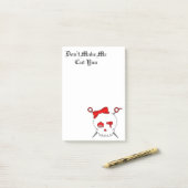 Haartoebehoren schedel en schaar (rood) post-it® notes (Op bureau)