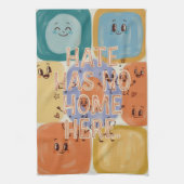 Haat Heeft Hier Geen Thuis Speelse Karakter Kunst Theedoek (Verticaal)