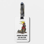 Hadrosaurus dinosaurus gekleed als een Punk. Bagagelabel (Achterkant verticaal)