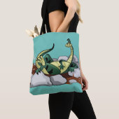 Hadrosaurus ontspannen in een jacuzzi. tote bag (Dichtbij)