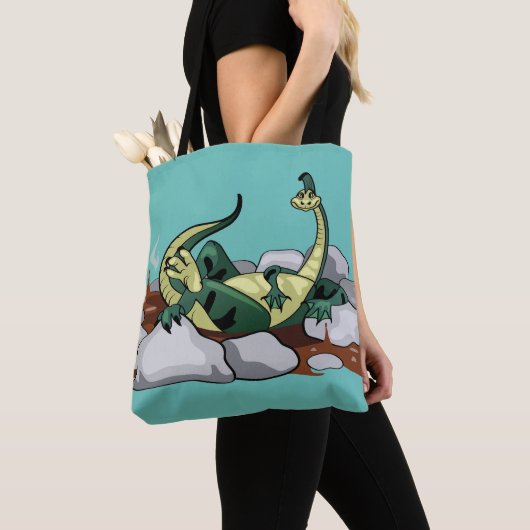 Hadrosaurus ontspannen in een jacuzzi. tote bag (Dichtbij)