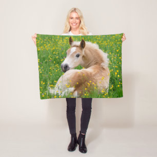 Haflinger Horse Cute Foal Resting in a Flowerbed Fleece Deken