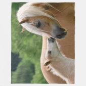 Haflinger Horses Foal and Mare cuddling, comfortab Fleece Deken (Voorkant)