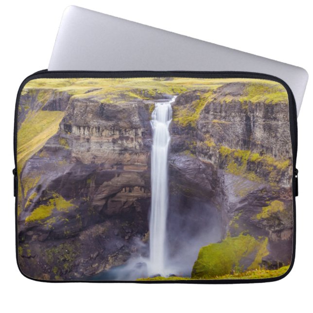 Haifoss waterval, IJsland Laptop Sleeve (Voorkant)