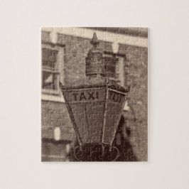 Hail a Taxi the Old Fashioned Way - 8x10 - 110 pcs Legpuzzel