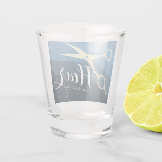 Hair Salon Haarstylist Modern Blue & Gold Scissors Shot Glas (Achterkant)