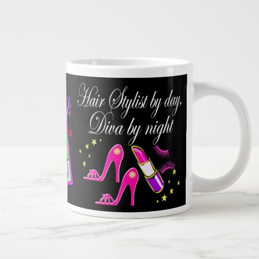 HAIR STYLIST BY DAY DIVA BY NIGHT GEPERSONALISEERD GROTE KOFFIEKOP (Rechts)