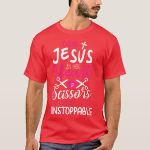 Hair Stylist geeft Jezus een hartenschaar in hand T-shirt