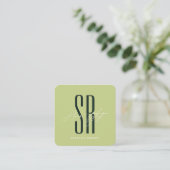 Hair stylist modern green monogram initials vierkante visitekaartje (Staand voorkant)