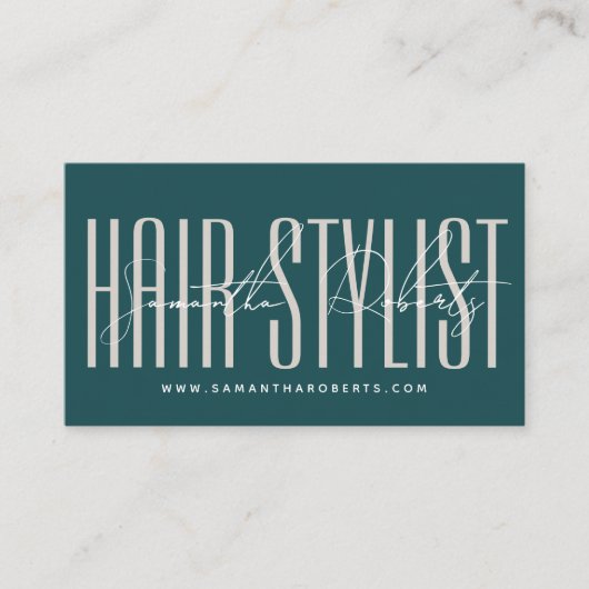 Hair stylist modern typography script green visitekaartje (Voorkant)