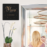 Hair stylist name gouden zwarte elegante logo vierkante klok<br><div class="desc">De moderne,  moderne glamoureus-elegante haarstylist/haarhaarklokje noemt haarsalon wall met chic typografie in zwart en faux goud met schaar en een klein hart.            Geschikt voor haarstijlsalon,  schoonheidssalon,  haarkapper,  professionele haarstylist.                    Perfecte keus voor een elegante stijlvolle,  stijlvolle professionele blik.</div>